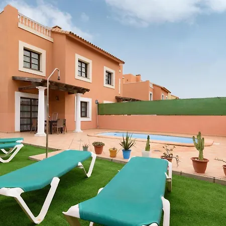 Beautiful Home In Arrecife With Wifi, Outdoor Swimming Pool And 3 Bedrooms Corralejo